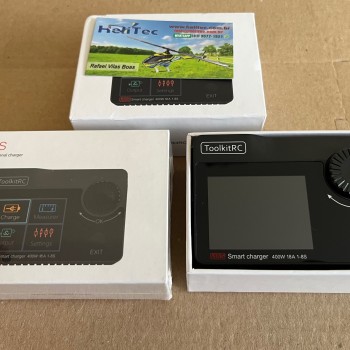 Carregador ToolkitRC M8S 400W 18A Seminovo